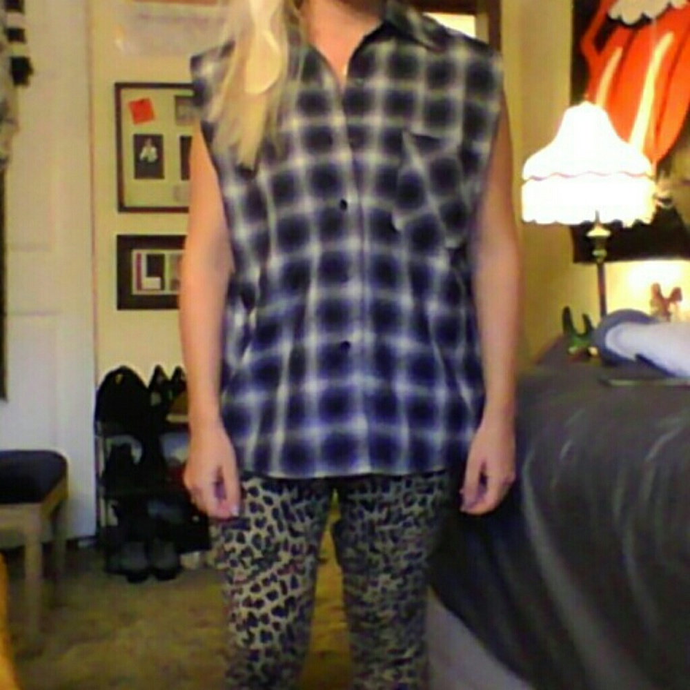 UNIF cut off plaid shirt